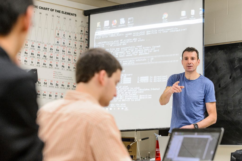 Professor Brunold teaching a computational chemistry course